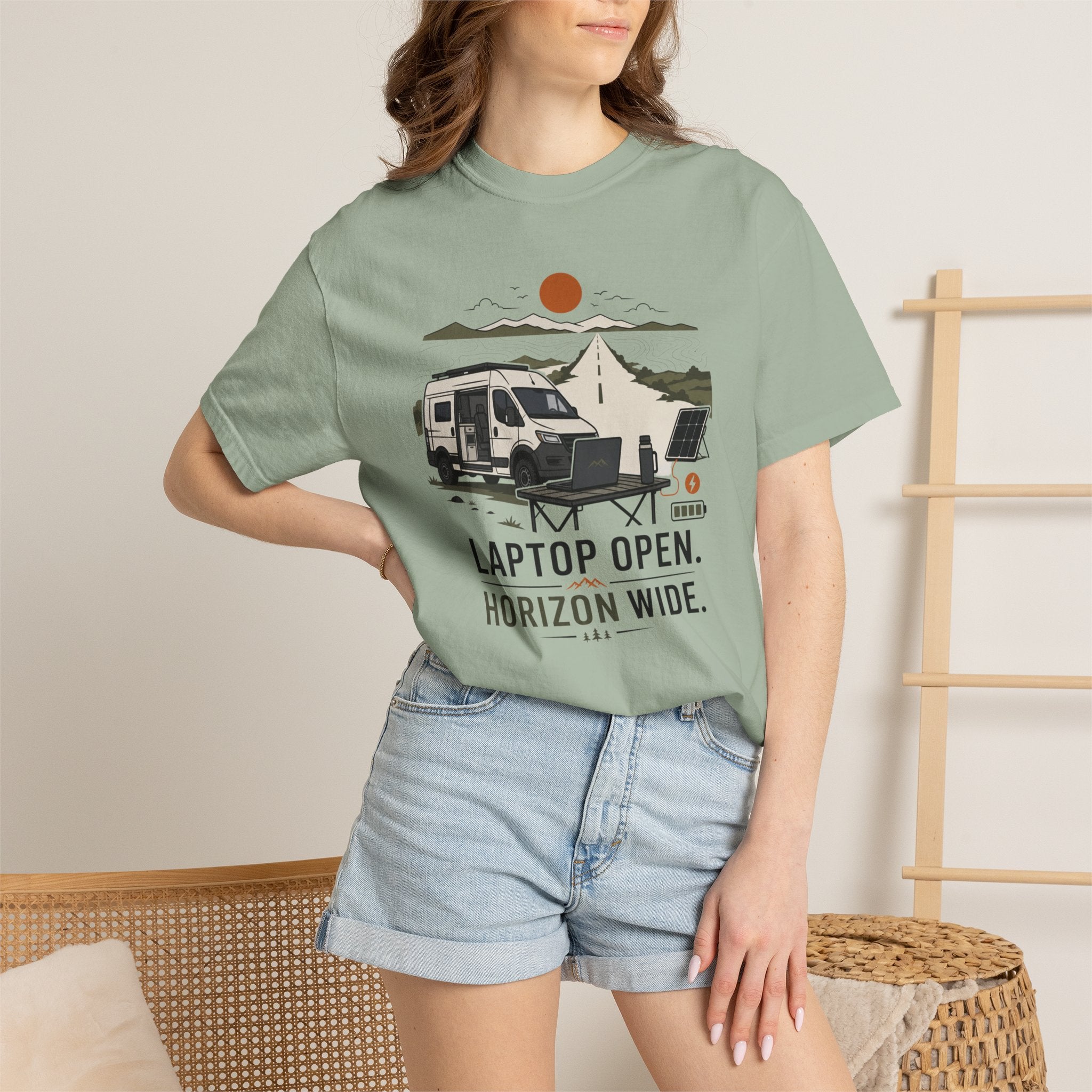 Laptop Open Horizon Wide - T-Shirt