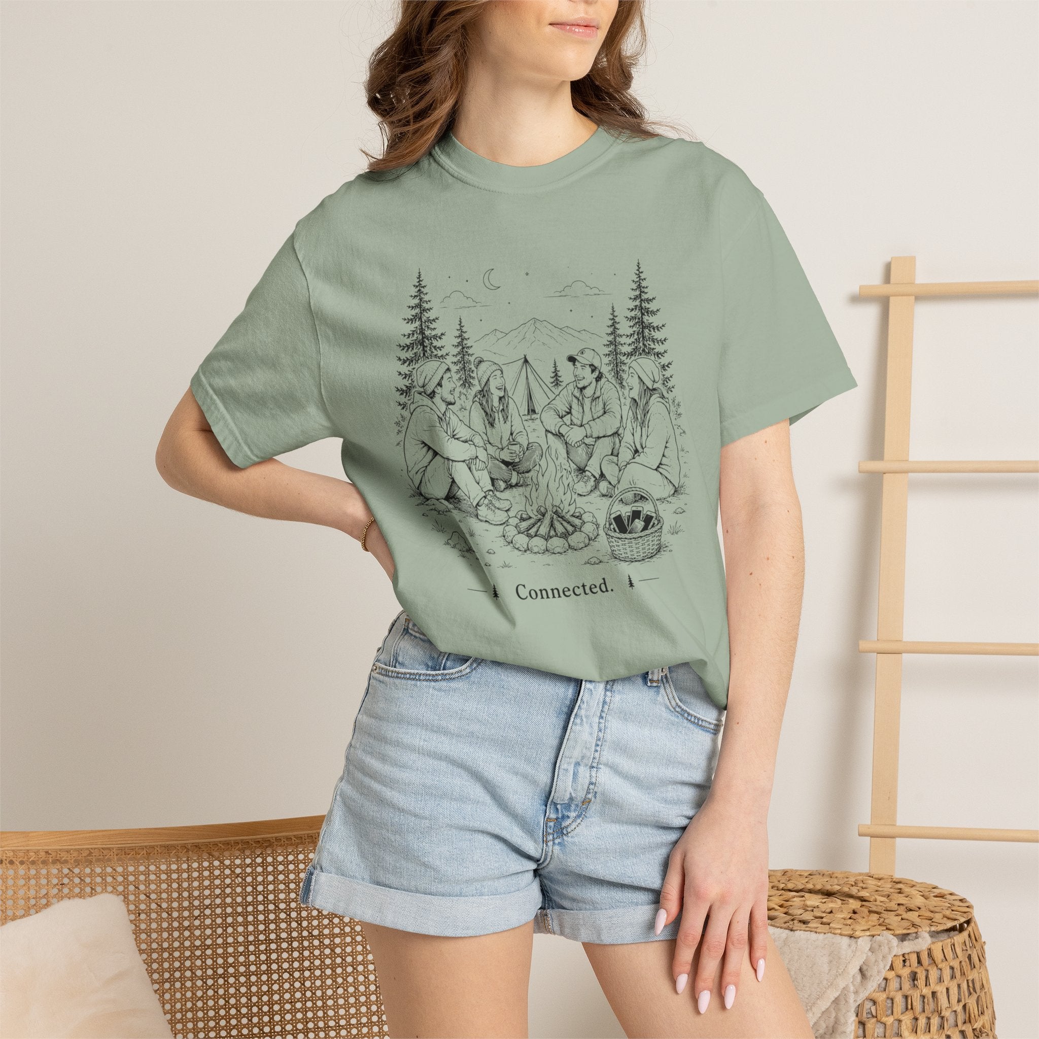 Connected - T-Shirt