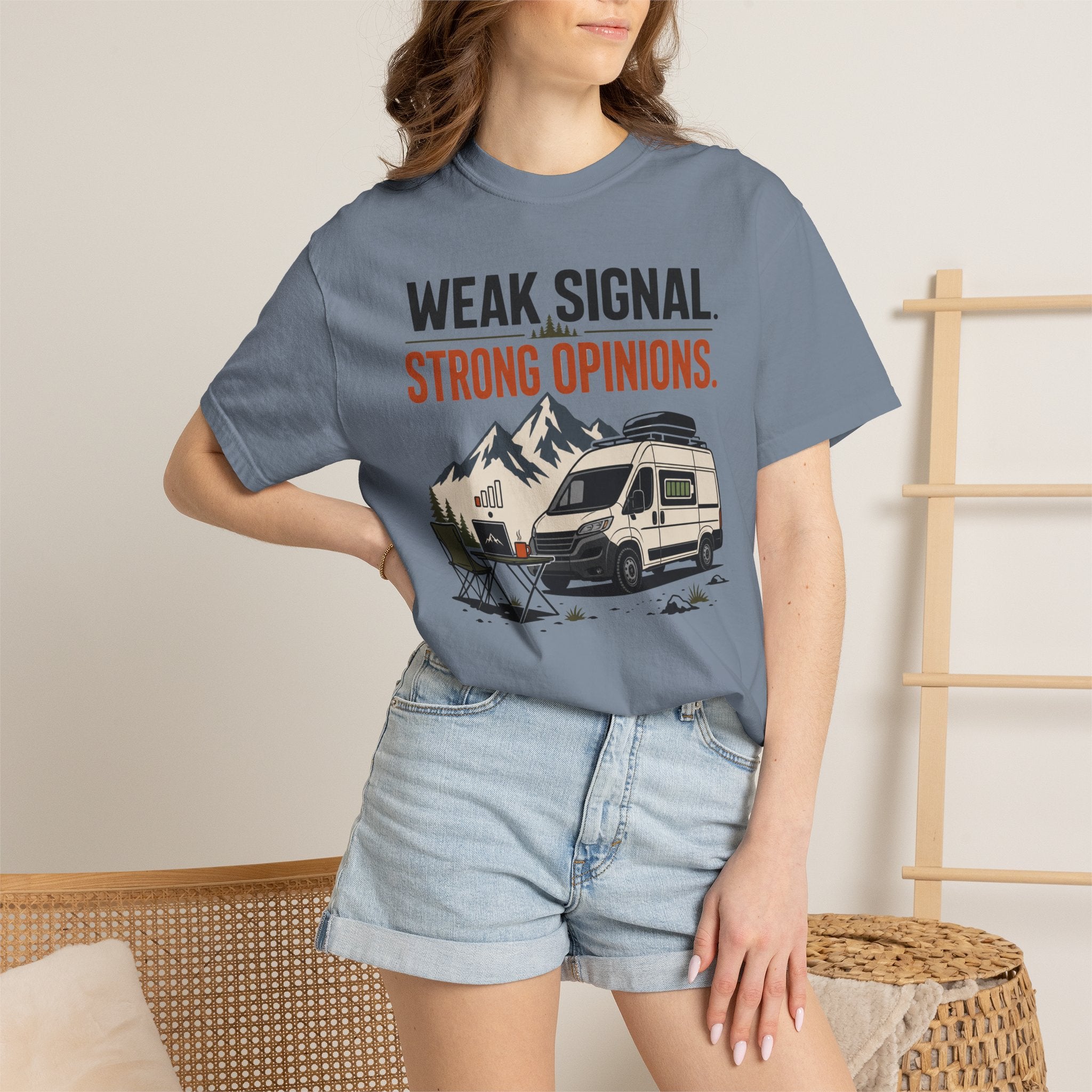 Weak Signal Strong Opinions - T-Shirt