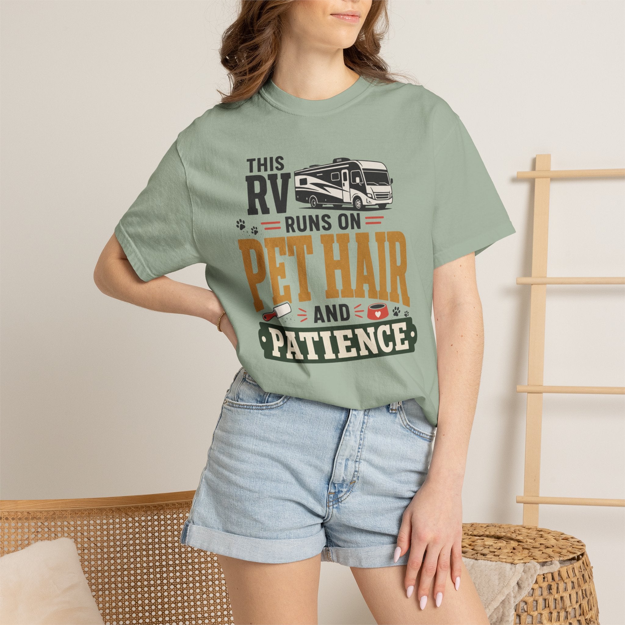 This Rv Runs On Pet Hair And Patience - T-Shirt