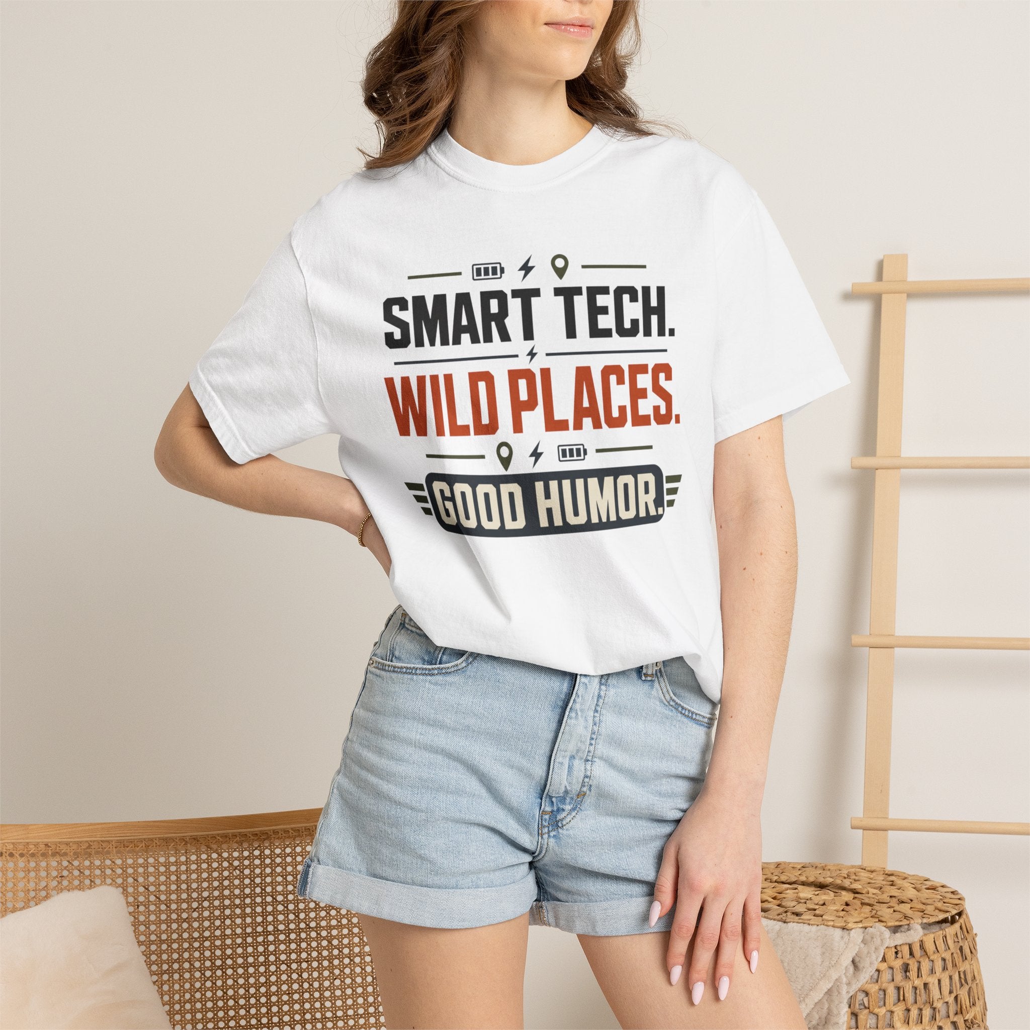 Smart Tech Wild Places Good Humor - T-Shirt