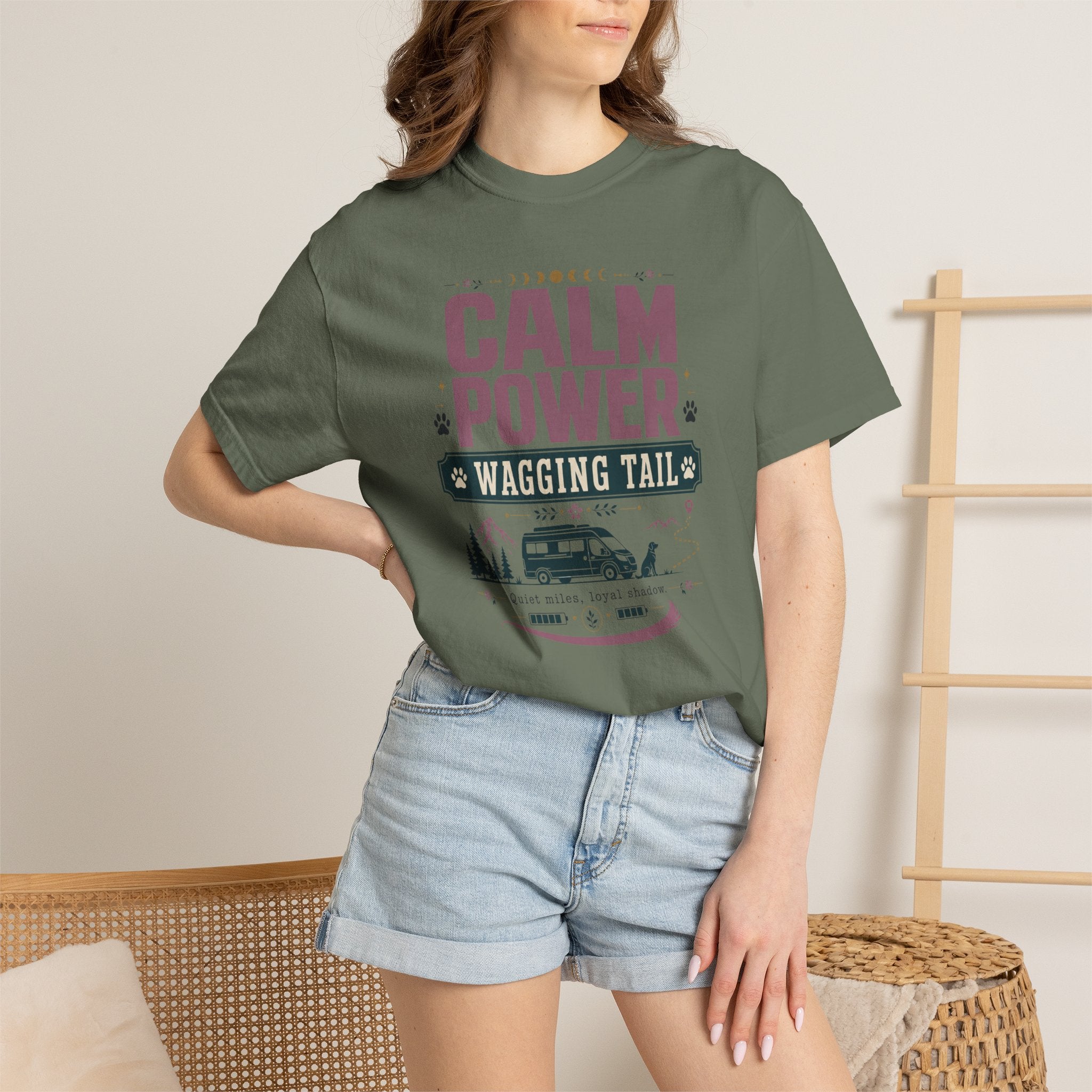 Calm Power Wagging Tail - T-Shirt