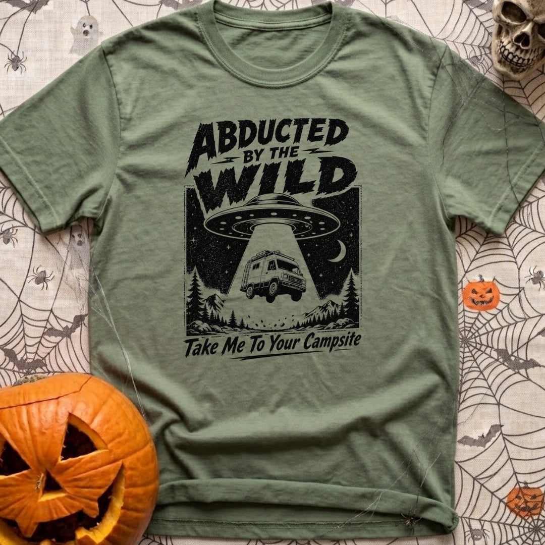 Beam Me Off Grid - T-Shirt in Moss - A black and white illustration showing a flying saucer hovering in a starry night...
