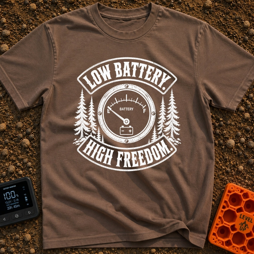 Unplugged And Free - T-Shirt in Espresso - A distressed black-and-white illustration of an analog battery gauge with its...