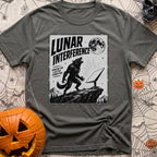 Bad Moon Reception - T-Shirt in Pepper - A black and white distressed illustration of a werewolf standing on a rocky...