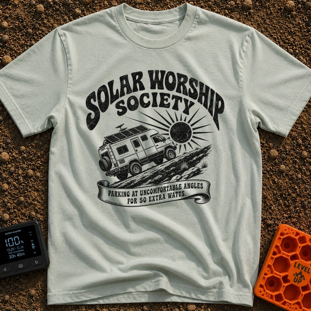 Solar Power Trip - T-Shirt in Bay - A black-and-white illustration of a rugged 4x4 camper van with roof-mounted solar...