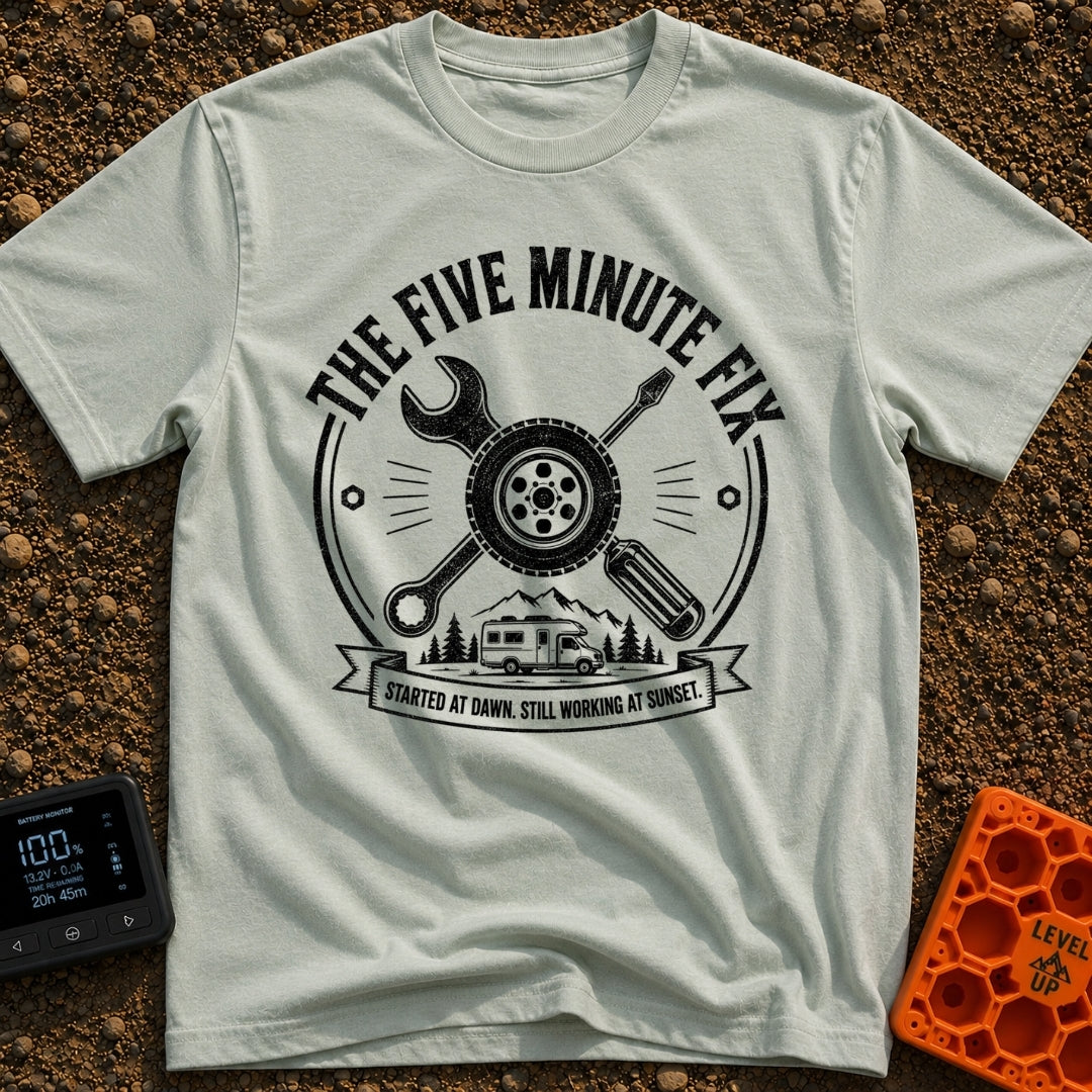 Five Minute Fix - T-Shirt in Bay - A circular, distressed emblem featuring a crossed wrench and screwdriver behind a...